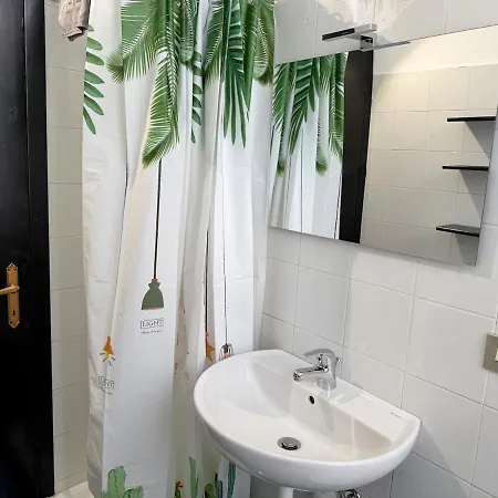 Appartamento Host4u - Casa Teresa Front Beaches In Centre Imperia